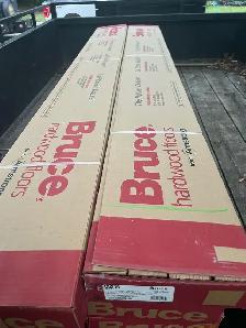 oak hardwood, new in box, 200 sq ft - Photo 3