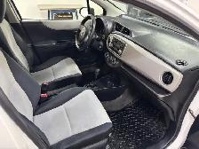 2012 Toyota Yaris - Photo 2