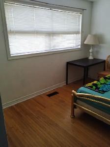 A room for rent at St Clair and Keele for male professional - Photo 2