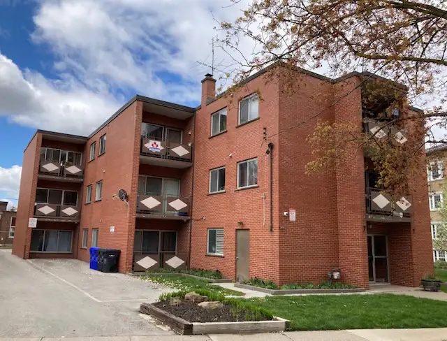 MUST SEE!! Clean 1BDRM near city centre