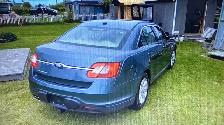 2010 Ford Taurus - Photo 2