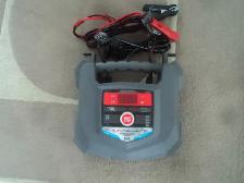 Schumacher 6v / 12v battery charger. It is like new. - Photo 2