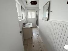 Students & Professionals: Large, Clean Room Near Carleton U. - Photo 4