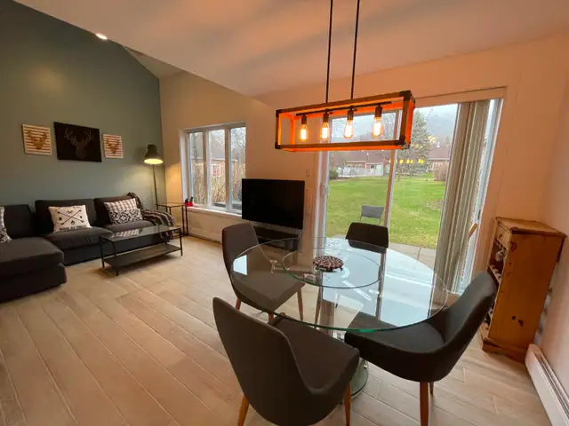 Maison de ville à louer au Mont Ste-Anne, TOUT COMPRIS