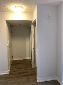North York Condo 1 Bed   1 Study   1 Parking From Oct 1st - Photo 3
