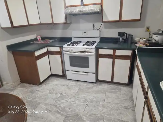 Large Basement Room for Rent – Western Mount AreaAvailable Sept