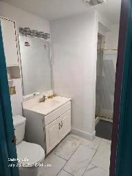 Large Basement Room for Rent – Western Mount AreaAvailable Sept - Photo 7