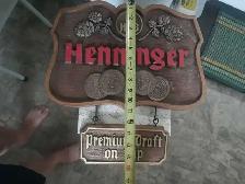 Vintage Henninger Premium Draft On Tap Hanging Bar Sign - Photo 2