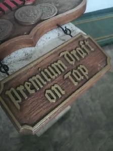 Vintage Henninger Premium Draft On Tap Hanging Bar Sign - Photo 3