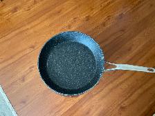 The Rock 12" frying pan with glass lid