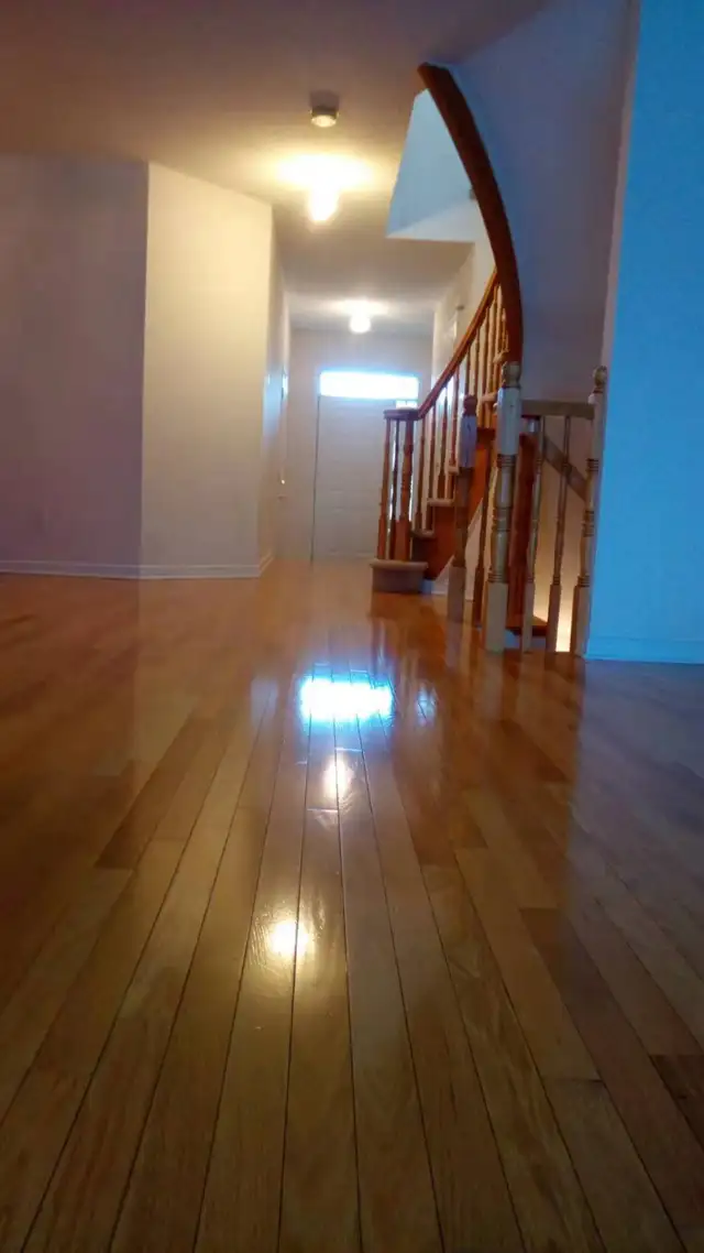 Move in now - beautiful 3-bed townhouse for rent in Kanata Lakes