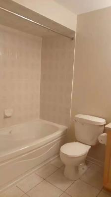 Move in now - beautiful 3-bed townhouse for rent in Kanata Lakes - Photo 7