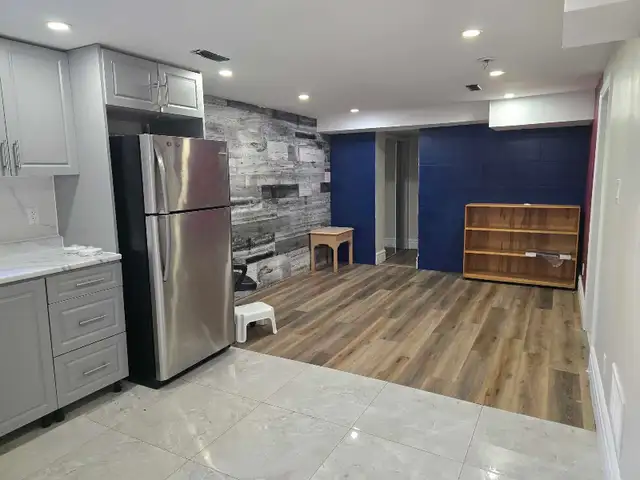 2 bedroom basement in malton