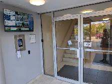 All-Inclusive ground floor one bedroom, one bath, one parking - Photo 2