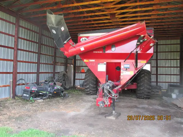 J & M 812-18 Grain Cart For Sale