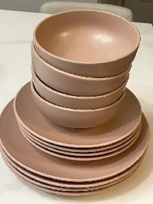 Dusty pink 4 person dinnerware set $25