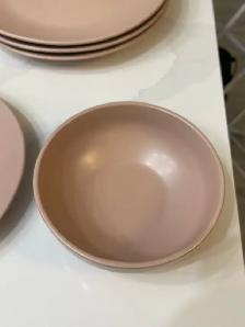 Dusty pink 4 person dinnerware set $25 - Photo 3