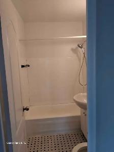 Two bedroom apartment  please call or text 647-722-5594 - Photo 9