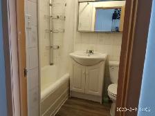 Room  rent, One min  to metro Monk, All included.  Female only. - Photo 5