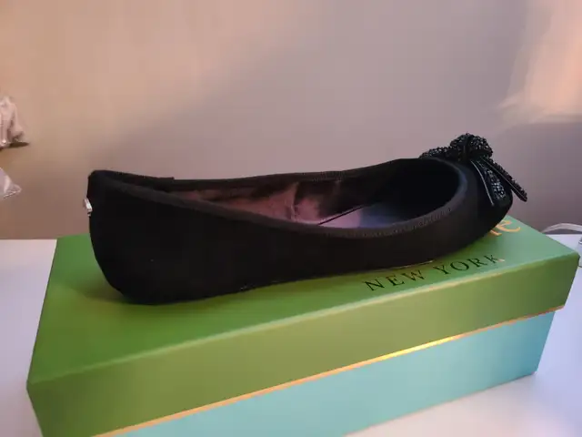 Brand New Kate Spade women flat shoes Size 9M