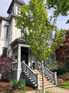 HAMILTON - STUNNING 2 BEDROOM - EXCLUSIVE DURAND AREA