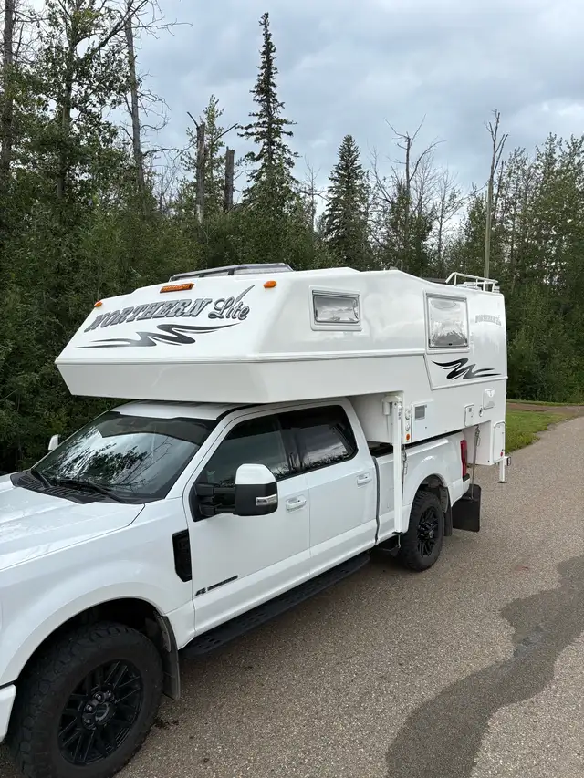 2010 Northern Lite 8-11 Special Edition