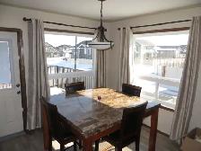 Immaculate Main Floor – 3 Bed - Home and Double Heated Garage - Photo 4