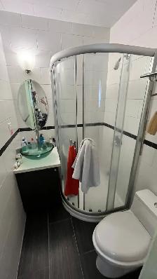 Bathurst and Dundas Downtown Toronto Bachelor Room for rent - Photo 4