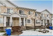 3 bedrooms townhouse with basement. 2.5 bathrooms.