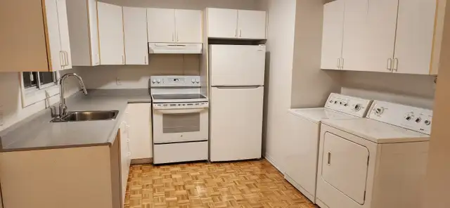 Logement à louer 41/2 semi-meublé, Plateau, Brébeuf-Mt-Royal