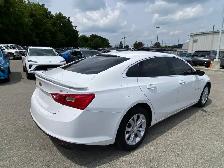 2023 Chevrolet Malibu - Photo 2