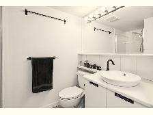 Big Furnished Room for Female – From Sept.1 (Downtown Vancouver) - Photo 5