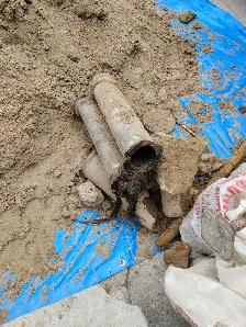 PLUMBER DRAIN ROUGH IN WATERPROOFING SUMP PUMP ISUE WET BASEMENT - Photo 5