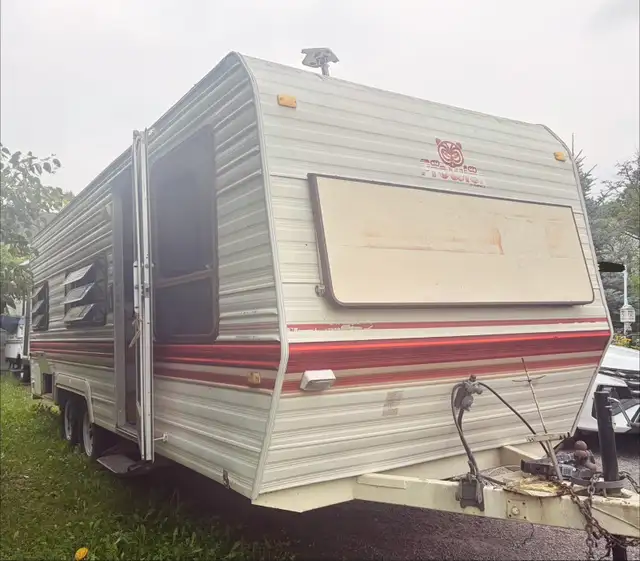 1986 23’M Fleetwood Prowler (Trailer)