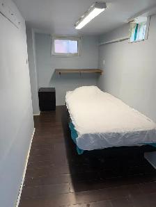 2 Bedroom BasementApartment, Steps to Subway and Dufferin Mall. - Photo 3