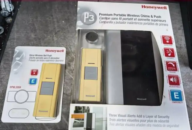 HONEYWELL SERIES 3 WIRELESS DOORBELL – 2 BUTTONS – TESTED – $30