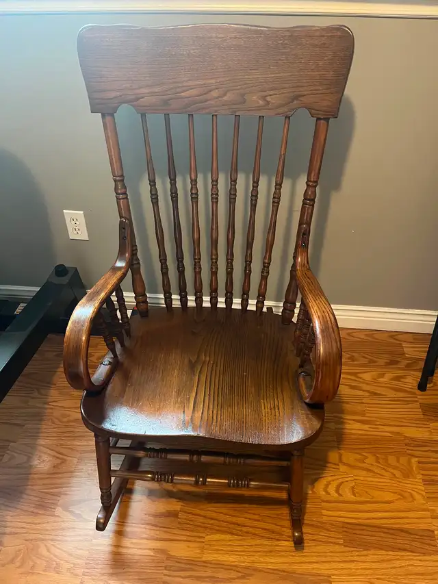 Rocking Chair    Solid Wood