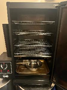 Bradley Electric Smoker - Photo 3
