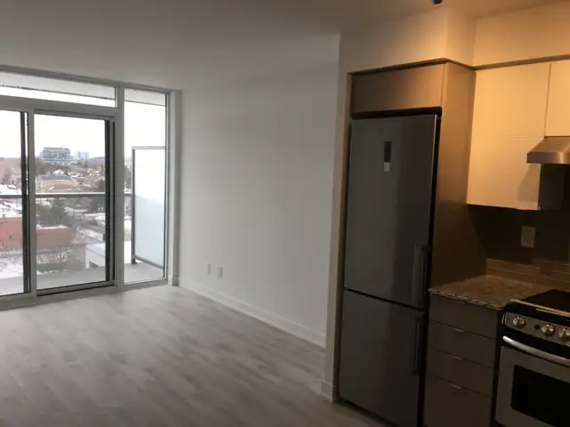 One-Bedroom Luxurious Yorkdale Condo - Toronto