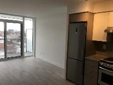 One-Bedroom Luxurious Yorkdale Condo - Toronto