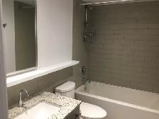 One-Bedroom Luxurious Yorkdale Condo - Toronto - Photo 4