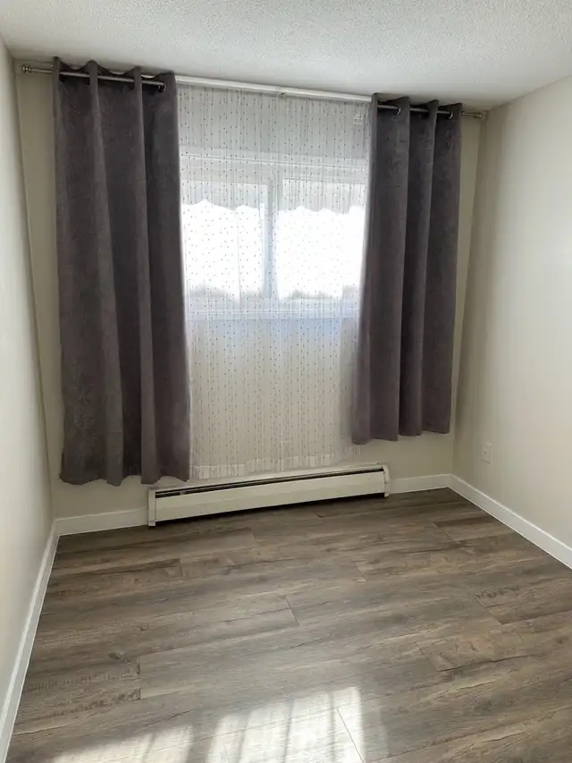 FOR RENT 1 Bd apartment - 11916 105 St Edmonton area  NAIT