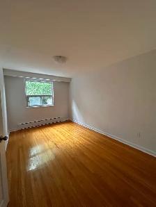 High Park Spacious Apartment - Photo 5