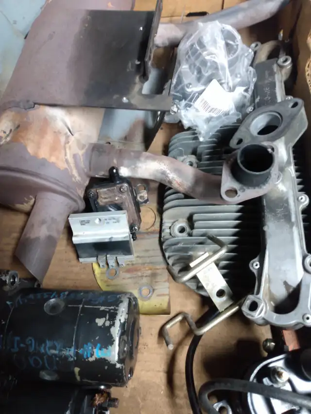 ONAN P220G 20hp engine STRIPPED FOR PARTS!