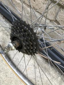 700x 32 road bike wheel set front & rear with rim & tires $40 - Photo 3