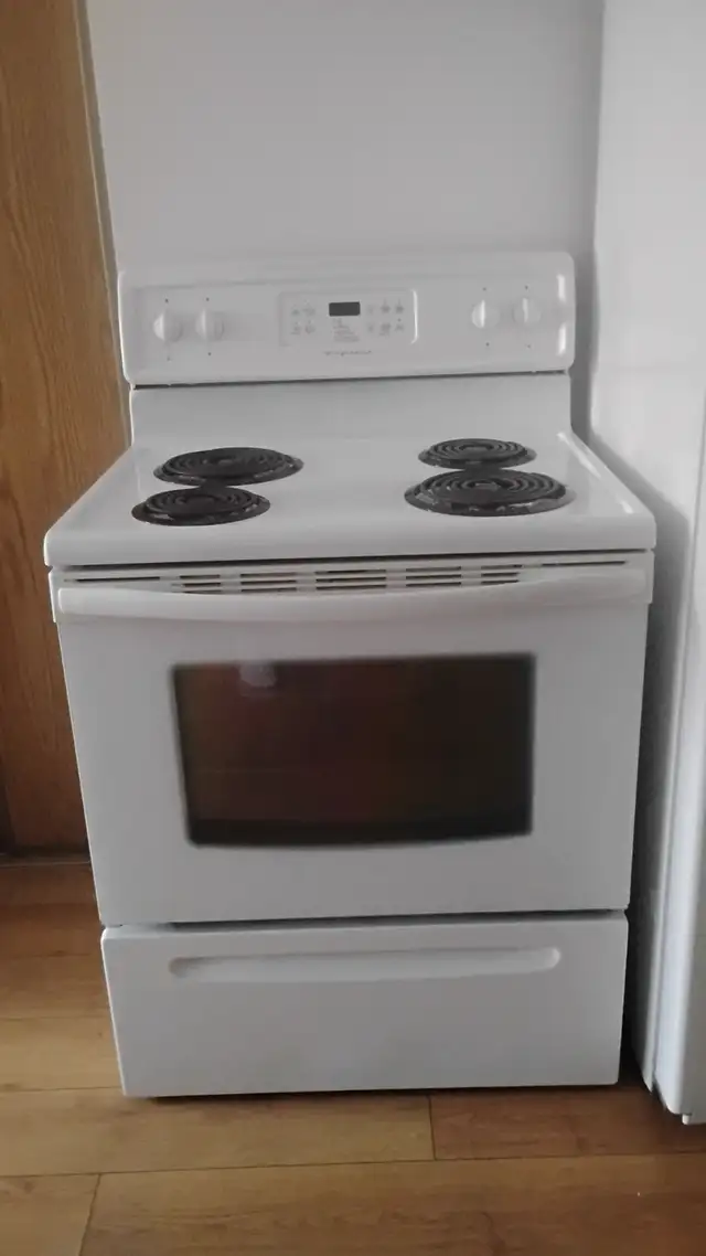 Cuisinière à vendre/Oven for sale