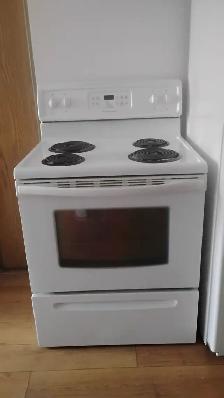 Cuisinière à vendre/Oven for sale