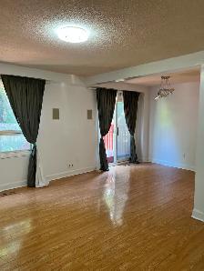 4 Bedroom, 2 Bath, 5 Parking, Detached House for Rent, Brampton, - Photo 2