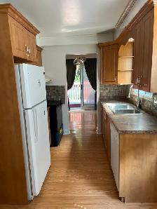 4 Bedroom, 2 Bath, 5 Parking, Detached House for Rent, Brampton, - Photo 8