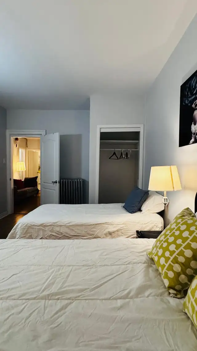 DOWNTOWN TORONTO, QUEEN & BATHURST, 3 BED, 1 BATH APT FOR RENT